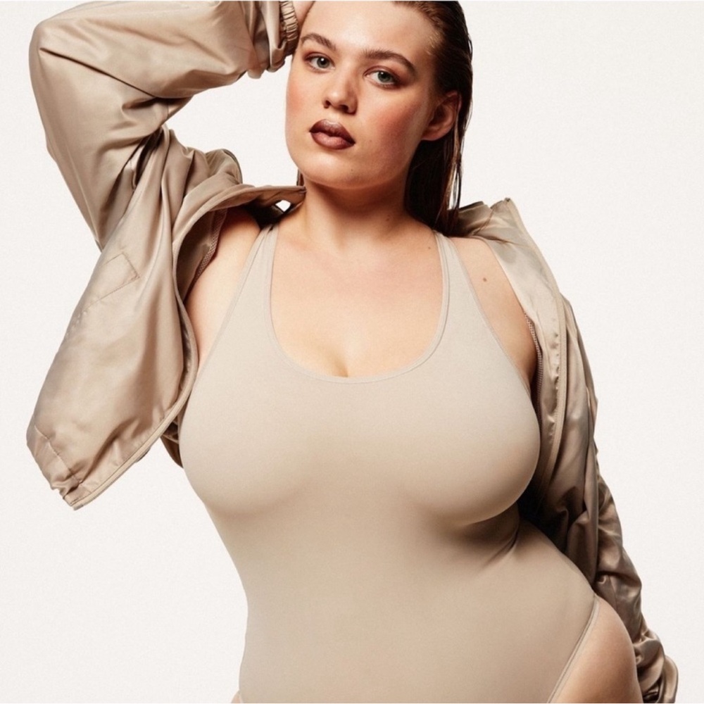 SKIMS Scoop Bodysuit